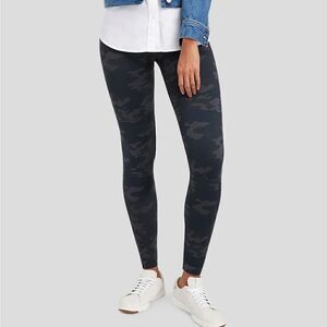 Spanx EcoCare Seamless Camo Leggings - Size Medium